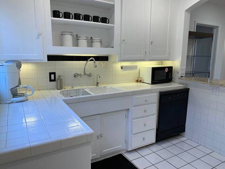 Building Photo - 17351 Bullock St