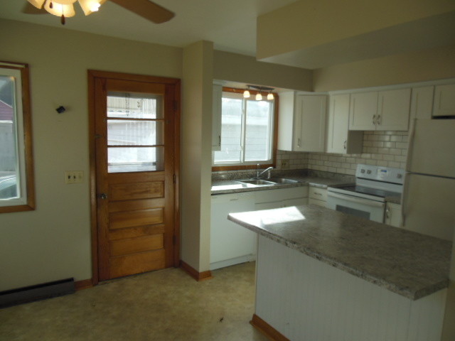 Kitchen/Dining Room - 1727 Dill St