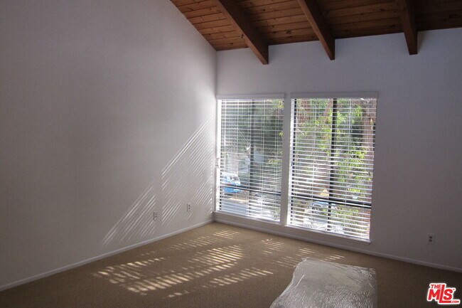 Building Photo - 2909 Arizona Ave