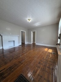 Building Photo - 724 S 38th St
