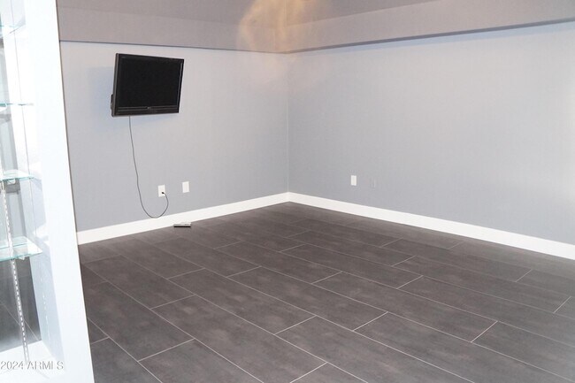 Building Photo - 5756 W Del Rio St