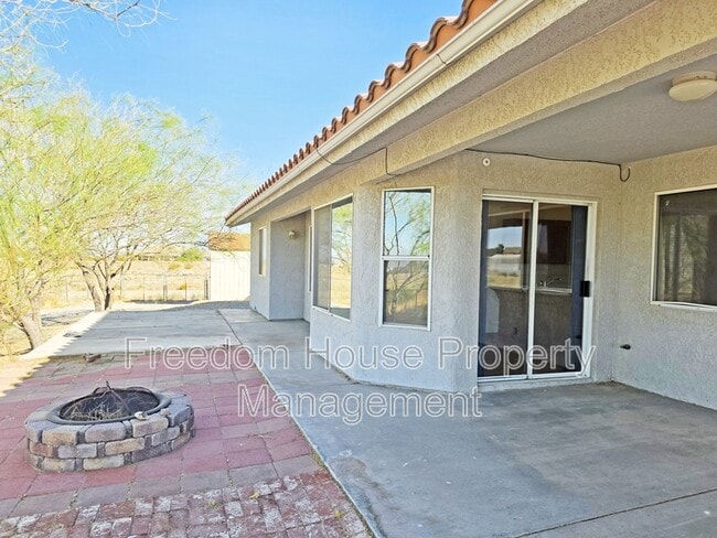 Building Photo - 2250 S Ambush St