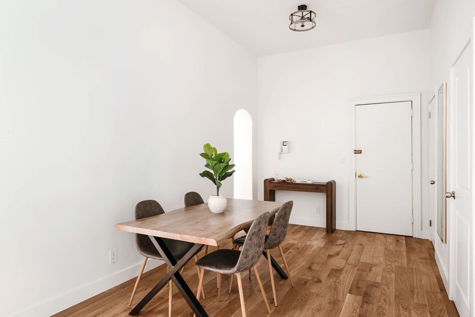 Building Photo - 226 W 97th St
