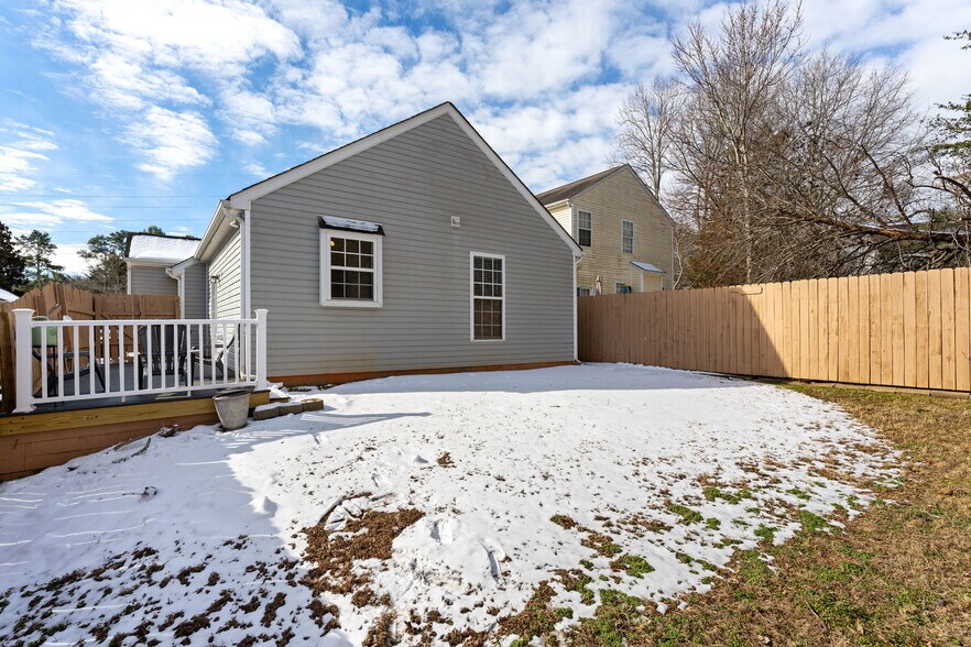 Building Photo - 4 Maravista Ave