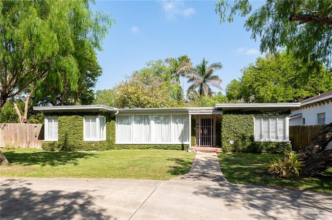Primary Photo - 1821 Palm Blvd