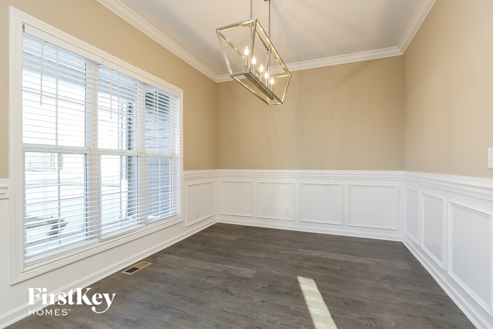 Building Photo - 1061 Brightwood Ct
