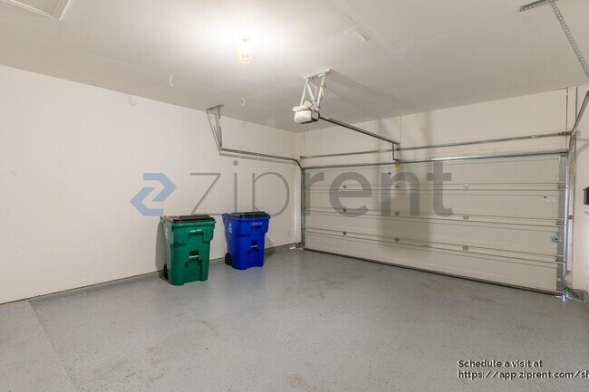 Building Photo - 1700 Atlantica St