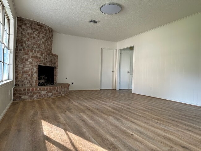 Building Photo - 9718 Truscon Dr