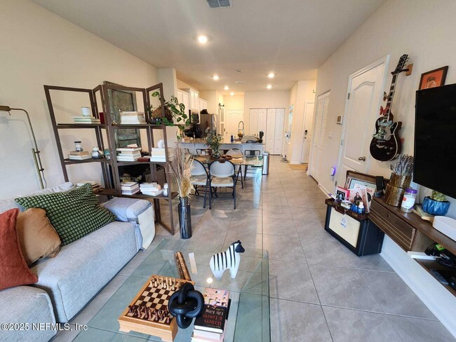 Building Photo - 180 Talulla Trl