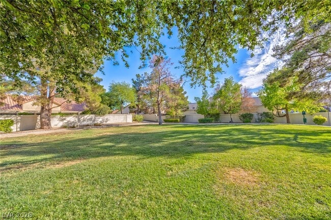 Building Photo - 2078 Waverly Cir