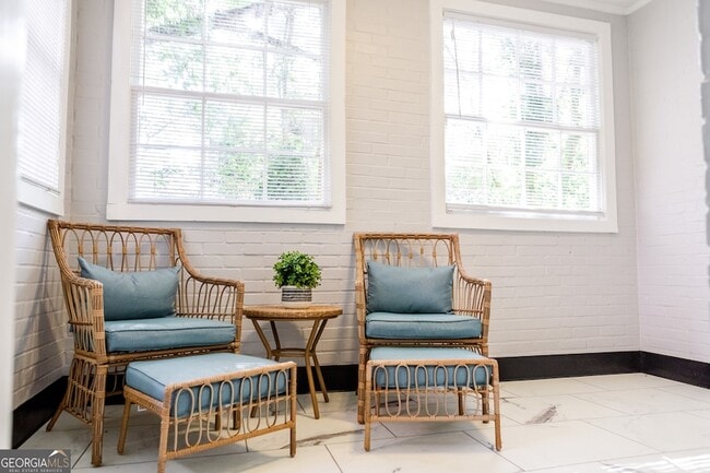 Building Photo - 111 E Screven St