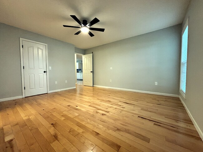 Building Photo - 19 Antietam Dr