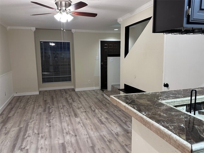 Building Photo - 2110 Wilcrest Dr