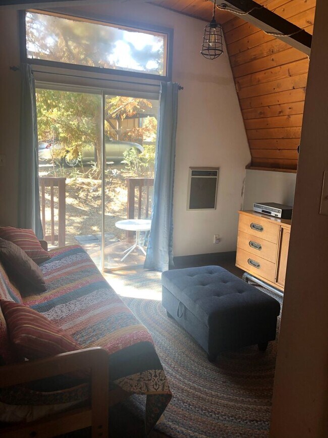 Building Photo - QUAINT CABIN IN A GREAT LOCATION!!