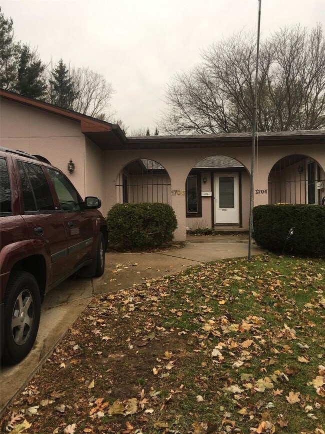 1706 Packerland Drive 1706 Packerland Dr Green Bay WI 54304