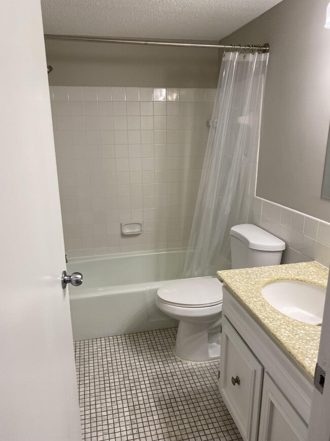 Building Photo - 814 Old Settlers Trail