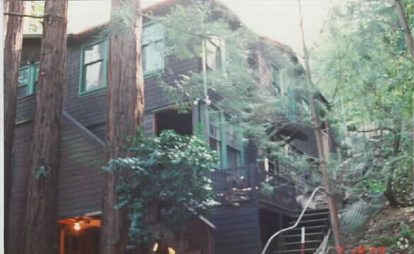 Primary Photo - 253 W Baltimore Ave