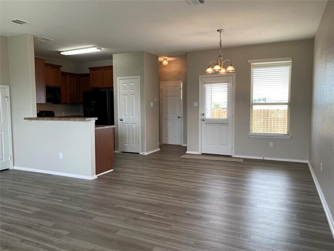 Building Photo - 304 Azurite Dr