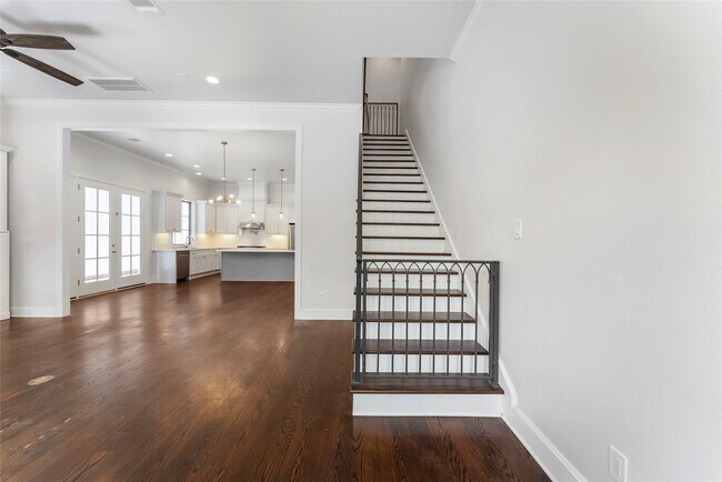 Building Photo - 247 Green Blvd