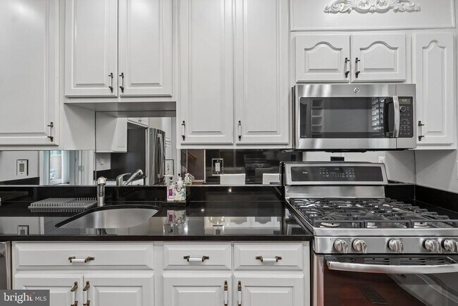 Building Photo - 519 Brummel Ct NW