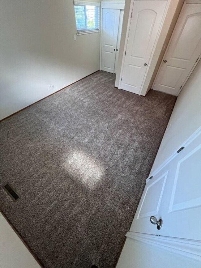 Building Photo - Hardeman