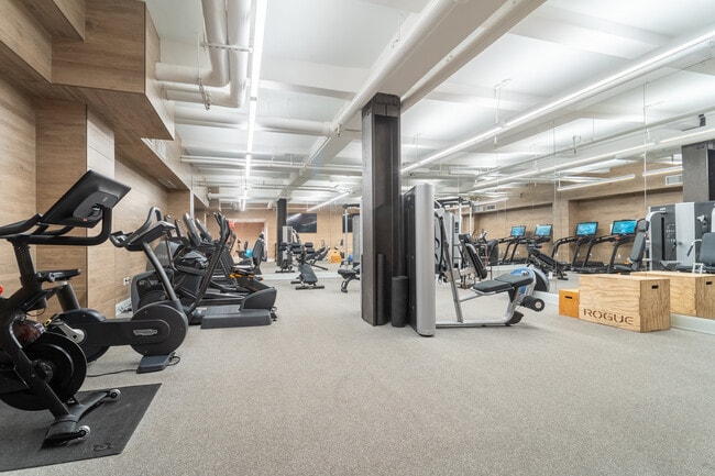 Building Photo - 110 Central Park S