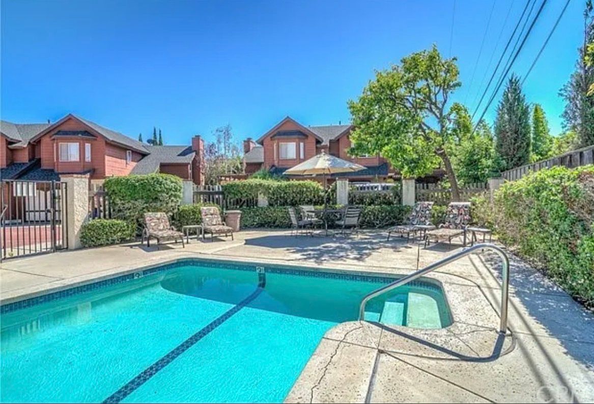 Building Photo - 2165 Canyon Dr