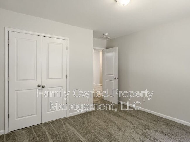Building Photo - 603 Pendleton Dr