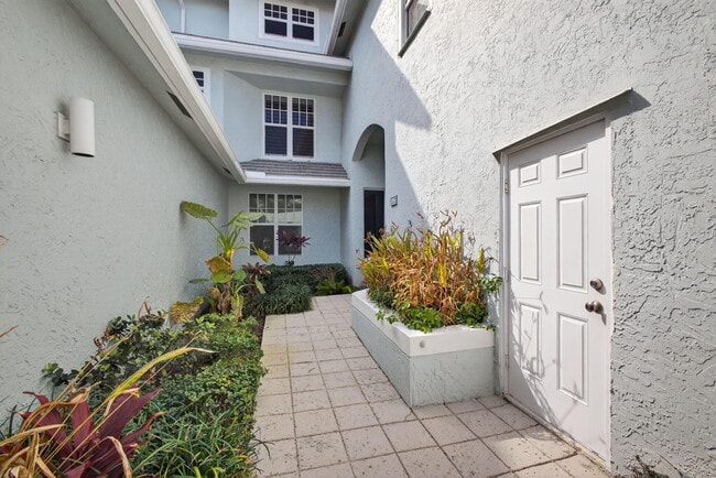 Building Photo - 1206 Mainsail Cir