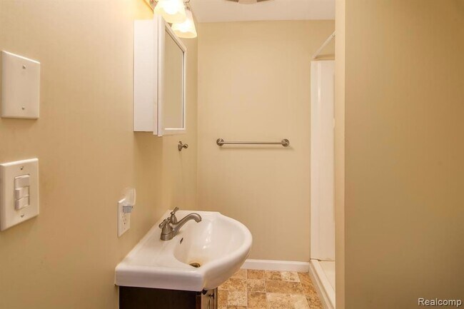 Building Photo - 9798 Mcgregor Rd