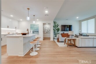 Building Photo - 414 Main St