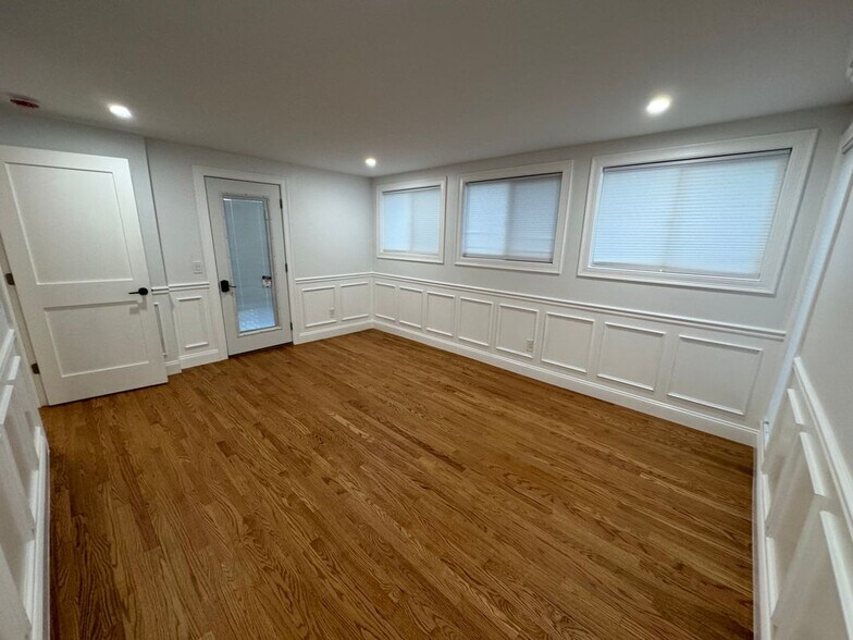Building Photo - 535 Hancock St