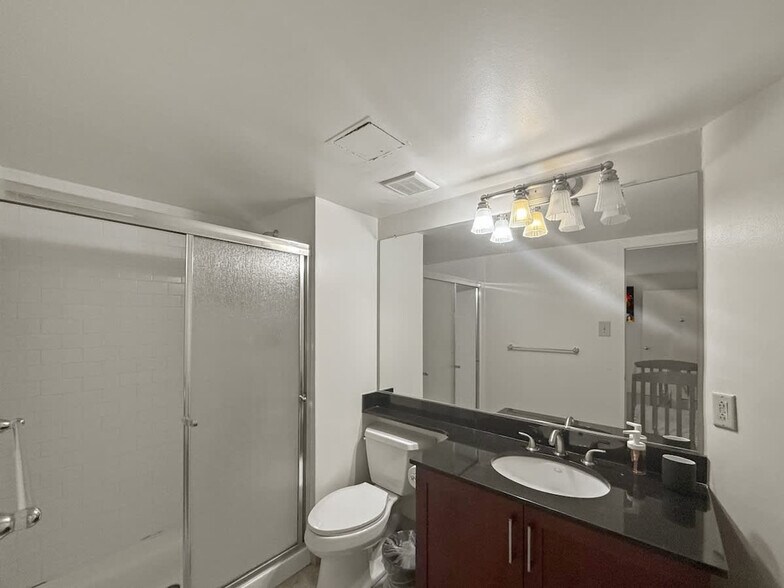 Building Photo - 111-23 N 15th St