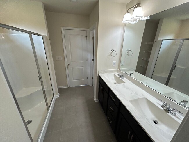Building Photo - 3 Bed | 2.5 Bath House in Clayton