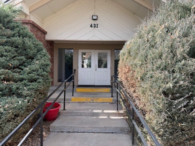 Building Photo - 431 S Kalispell Way