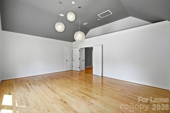Building Photo - 520 Iverson Way