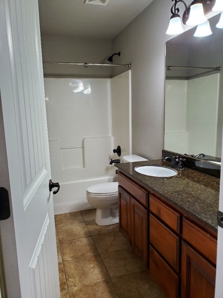 Building Photo - 531 Timber Ridge St