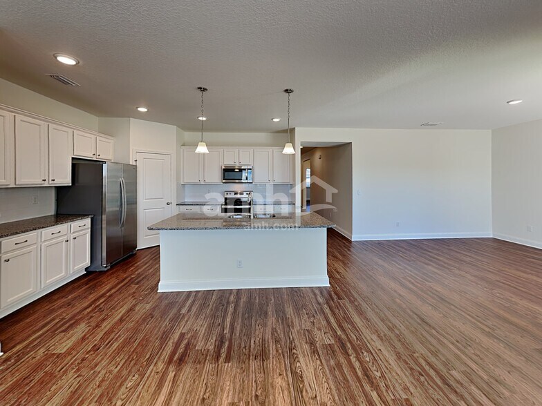 Building Photo - 117 Banyan Frst Dr