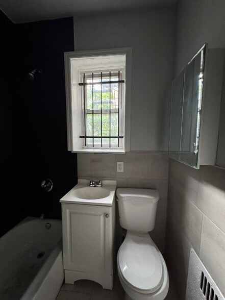 Building Photo - 51 Summit Ave