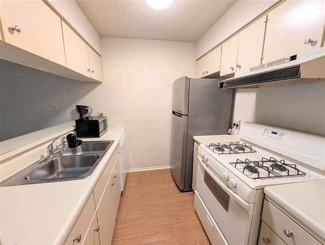 Building Photo - 7801 Shoal Creek Blvd