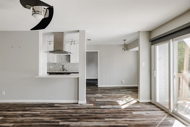 Building Photo - 6101 London Dr