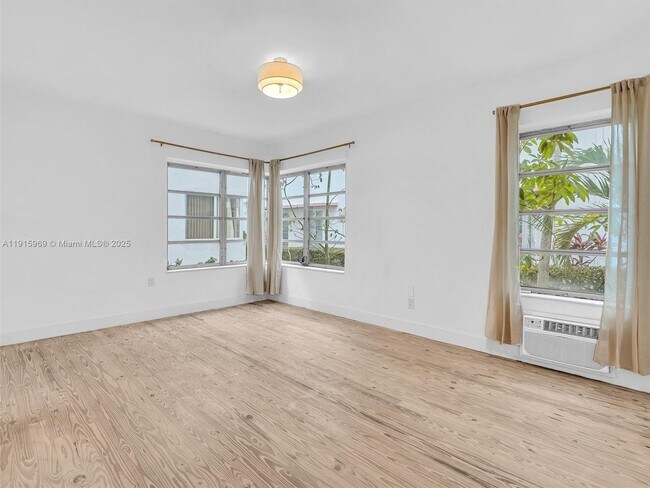 Building Photo - 821 Jefferson Ave