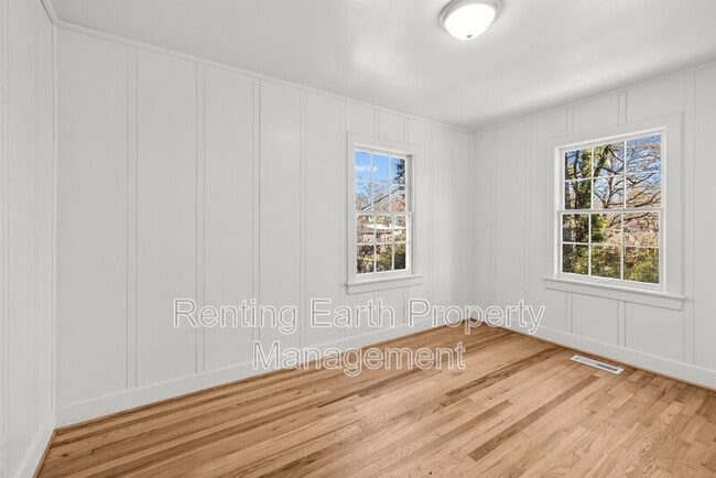 Building Photo - 1820 33rd St Ensley