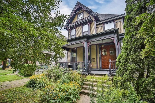 Primary Photo - 298 Jersey St