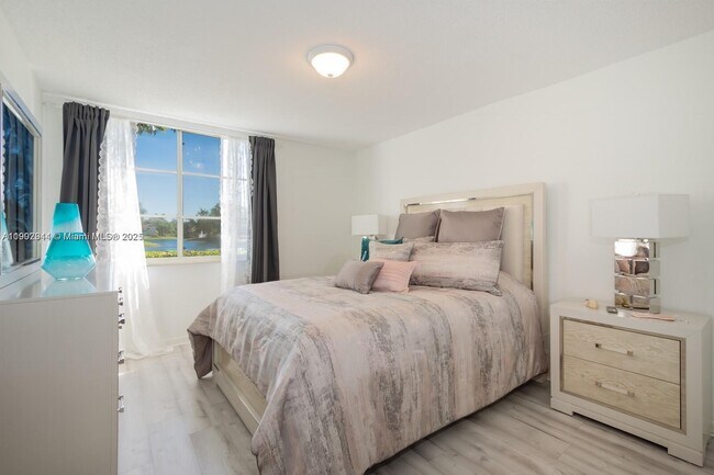 Building Photo - 12160 St.Andrews Pl