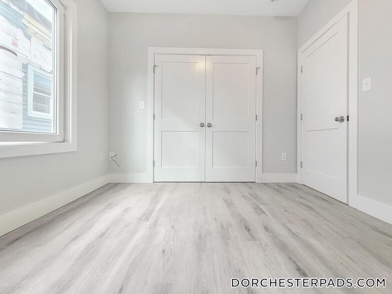 Building Photo - 86 Fayston St