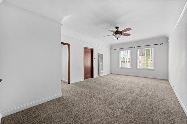 Building Photo - 1530 Miramar Dr