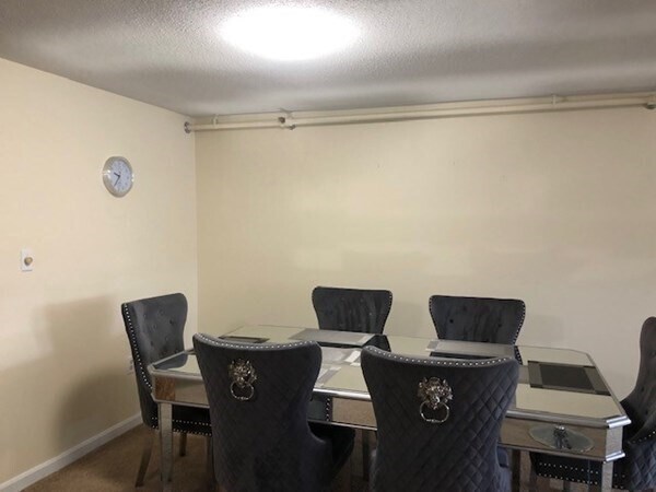 Building Photo - 200 Market St