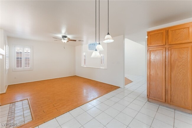 Building Photo - 10412 Shadowland Ave