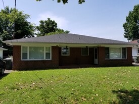 Building Photo - 305 Woodview Ave